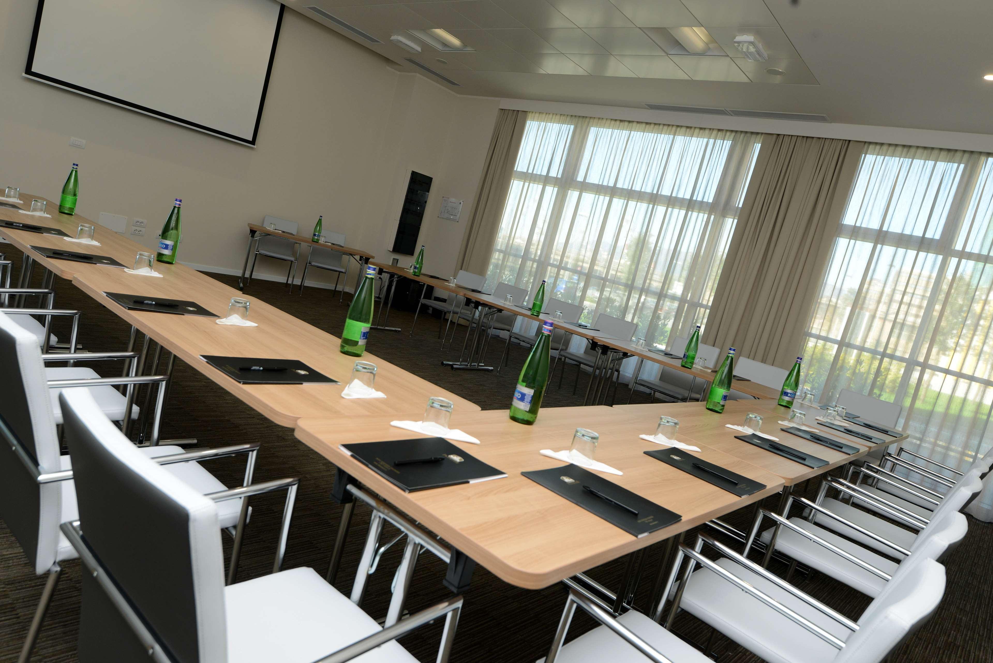 Best Western Premier Chc Airport Genoa Exterior photo