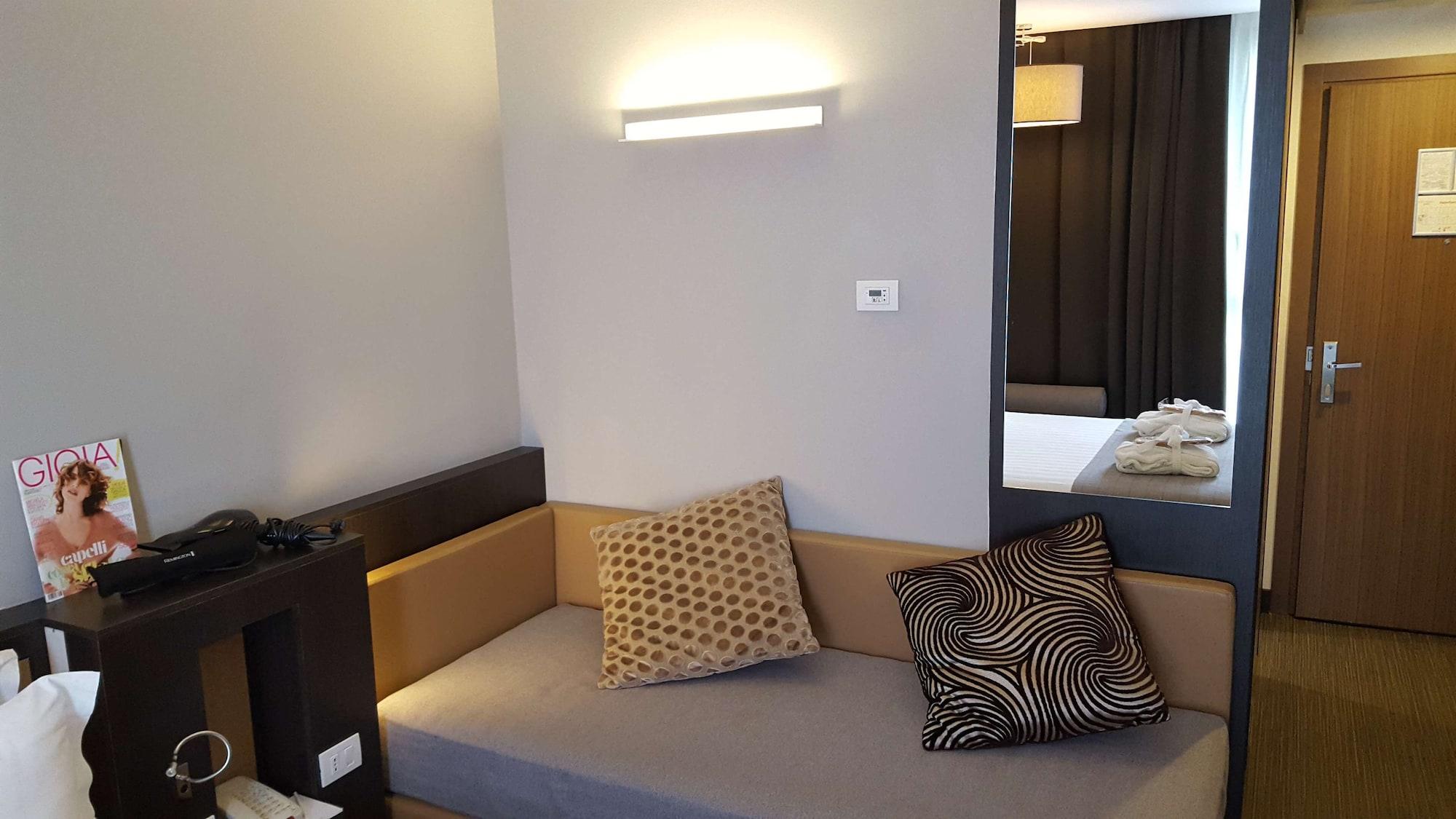 Best Western Premier Chc Airport Genoa Exterior photo