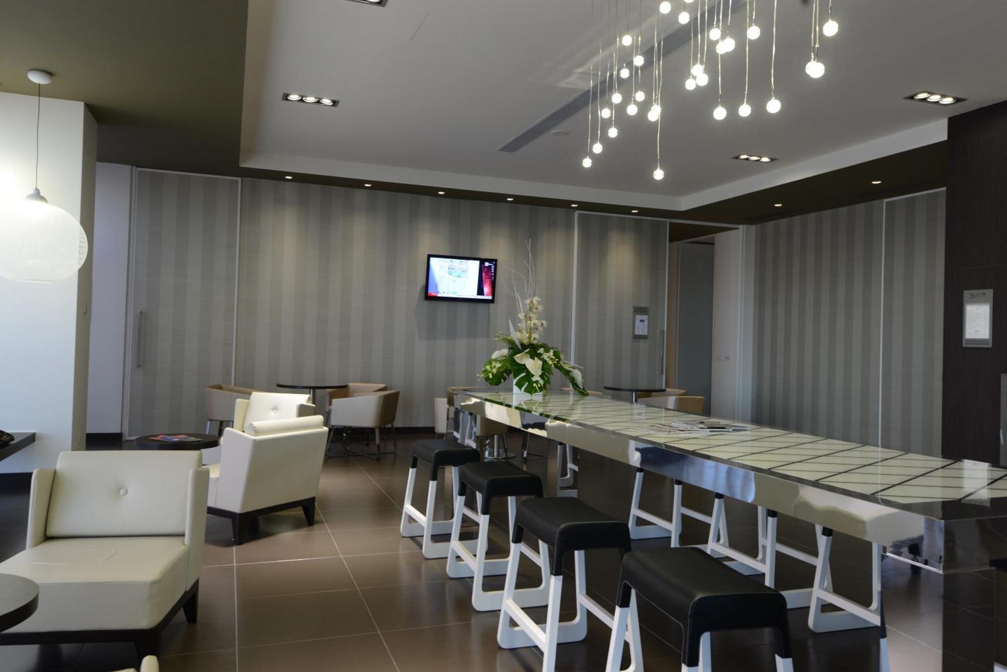 Best Western Premier Chc Airport Genoa Exterior photo