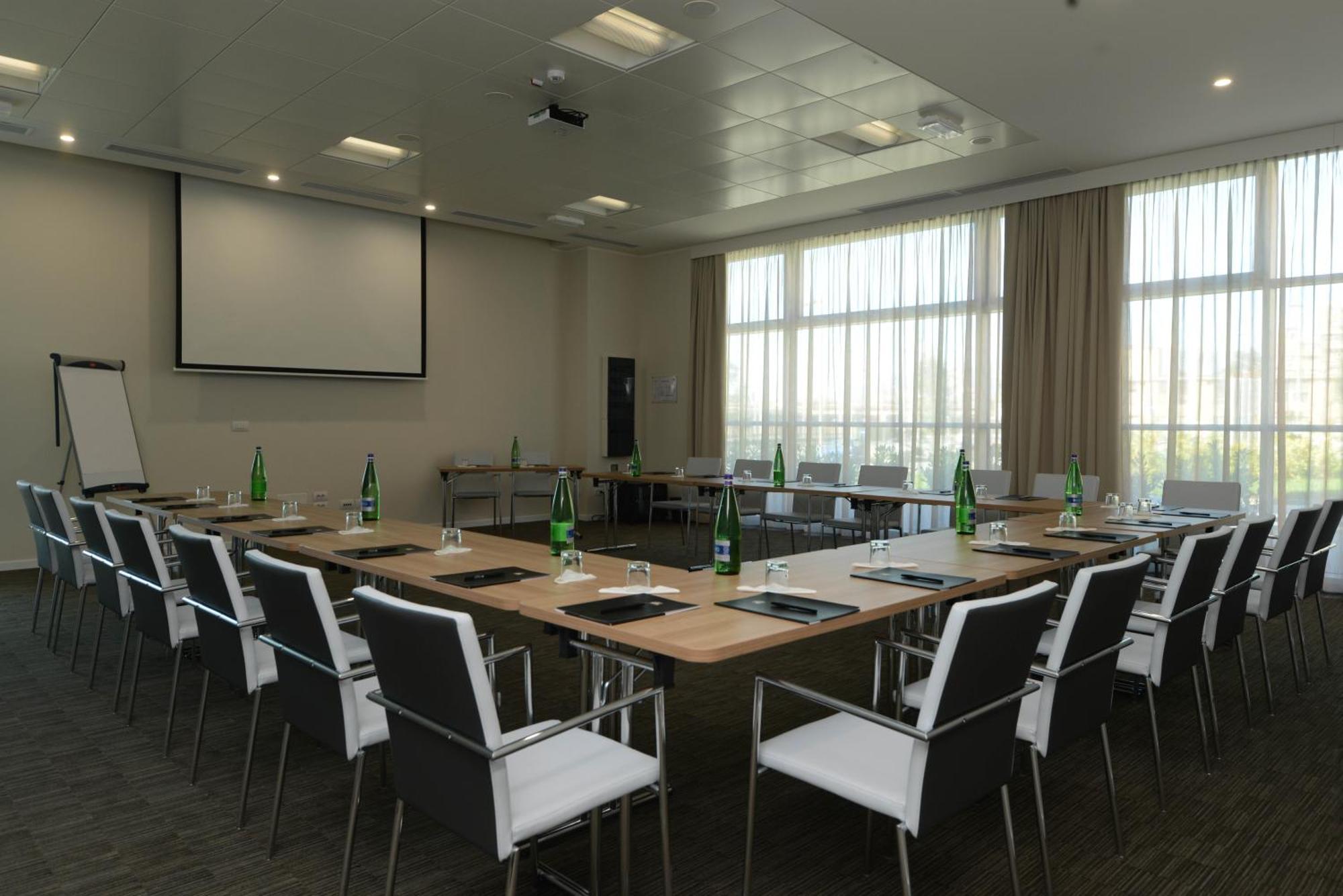 Best Western Premier Chc Airport Genoa Exterior photo