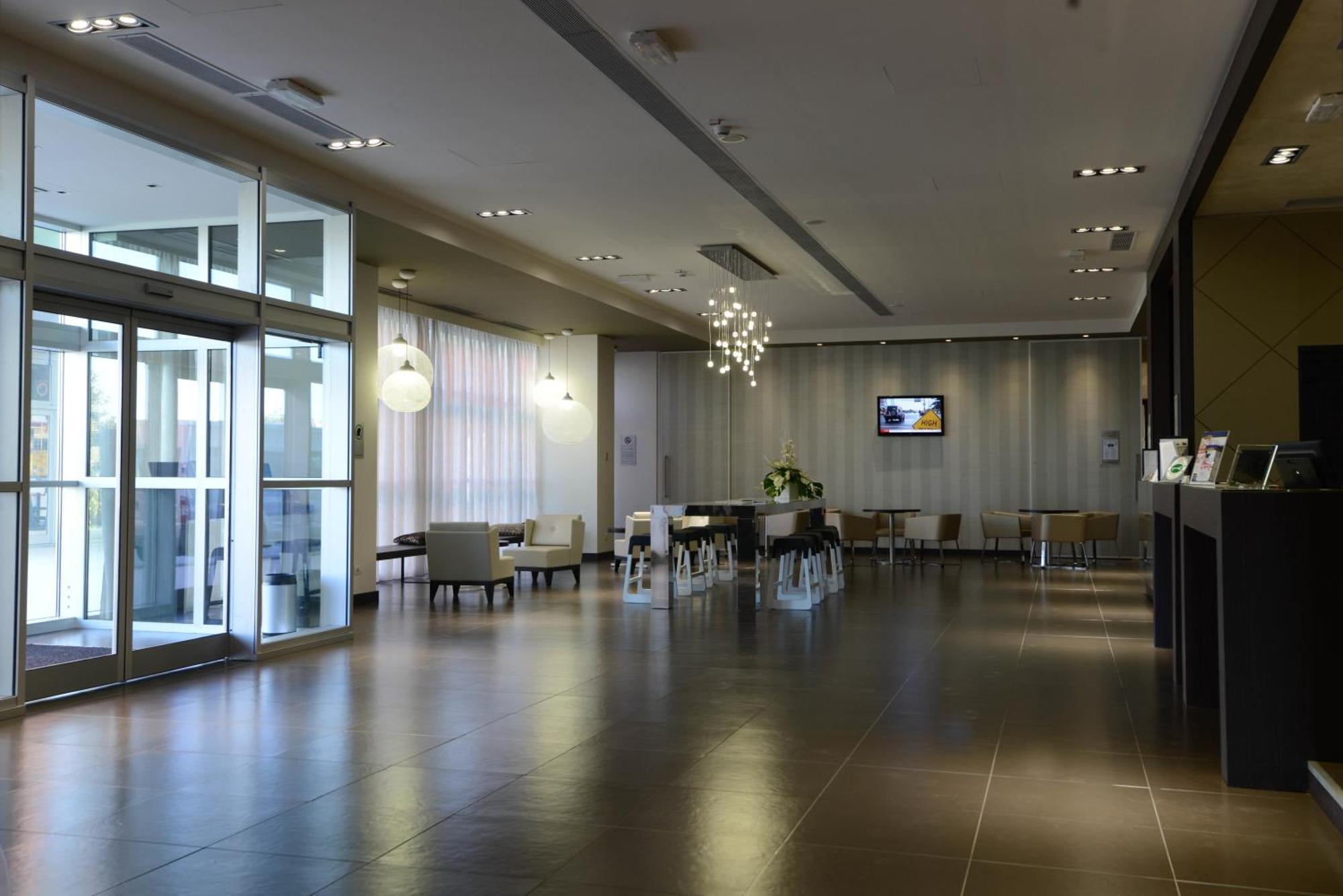 Best Western Premier Chc Airport Genoa Exterior photo