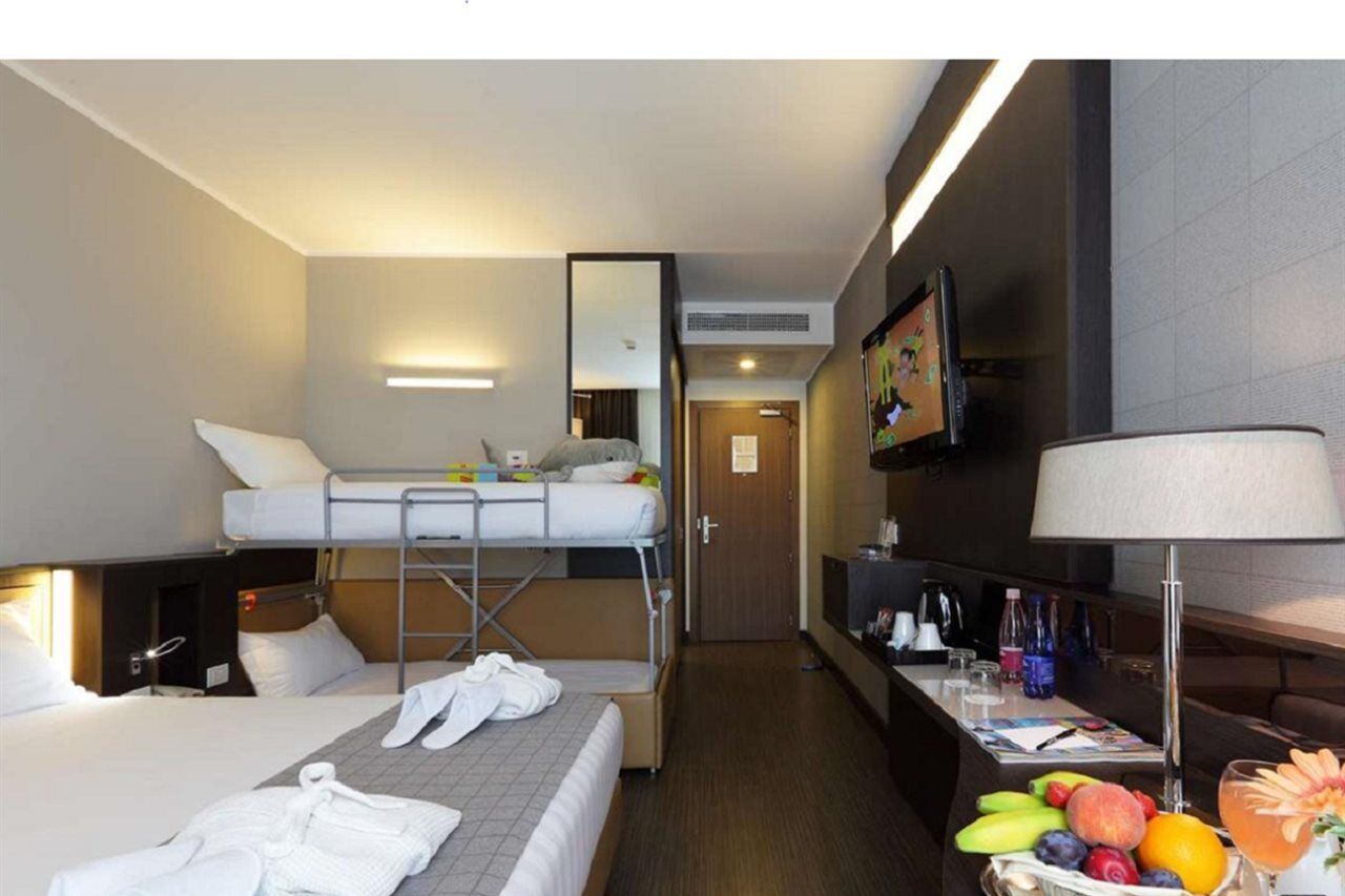 Best Western Premier Chc Airport Genoa Exterior photo