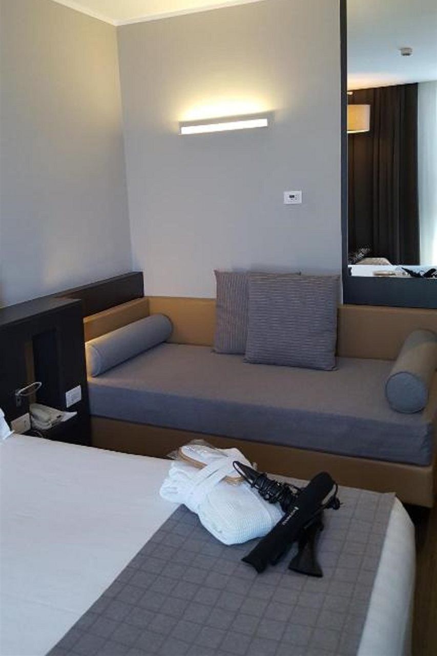 Best Western Premier Chc Airport Genoa Exterior photo