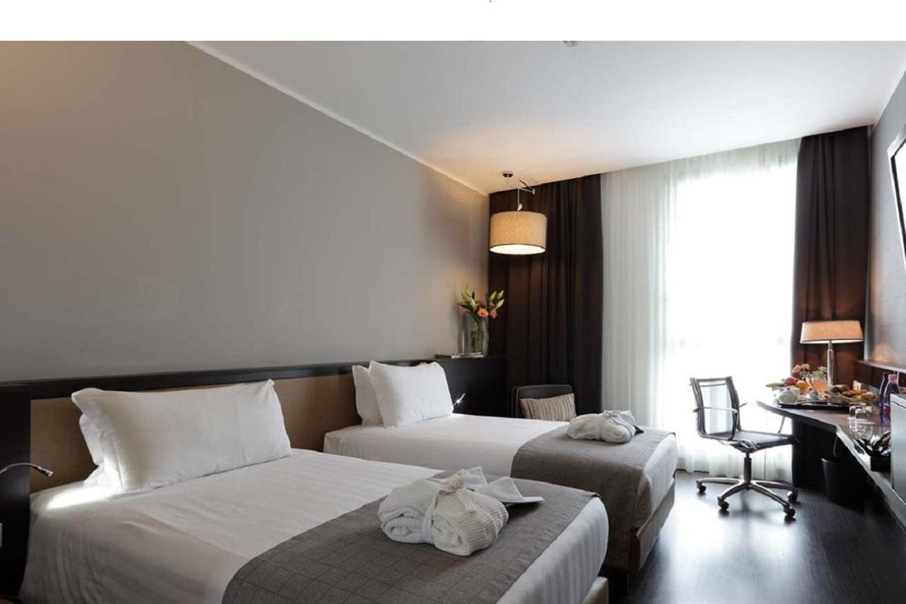 Best Western Premier Chc Airport Genoa Exterior photo